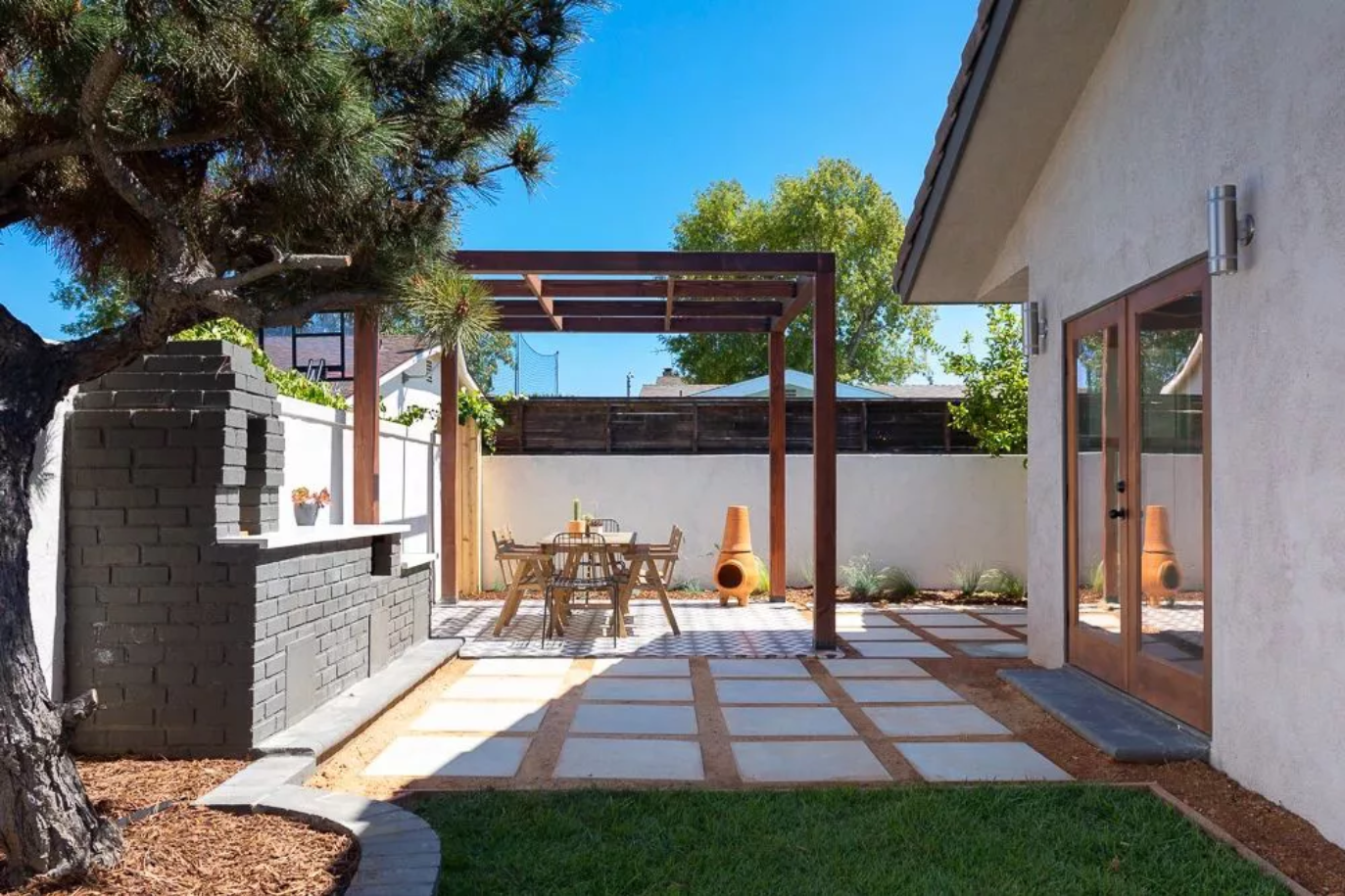 Backyard remodeling services in Los Angeles